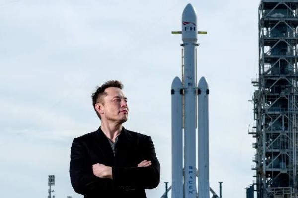 马斯克计划向7300万美国儿童赠送SpaceX股份 价值超百亿美元
